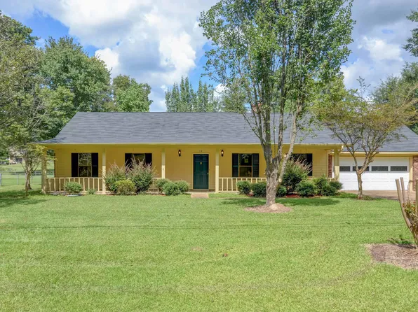 10152 Woods Rd, Meridian, MS 39307