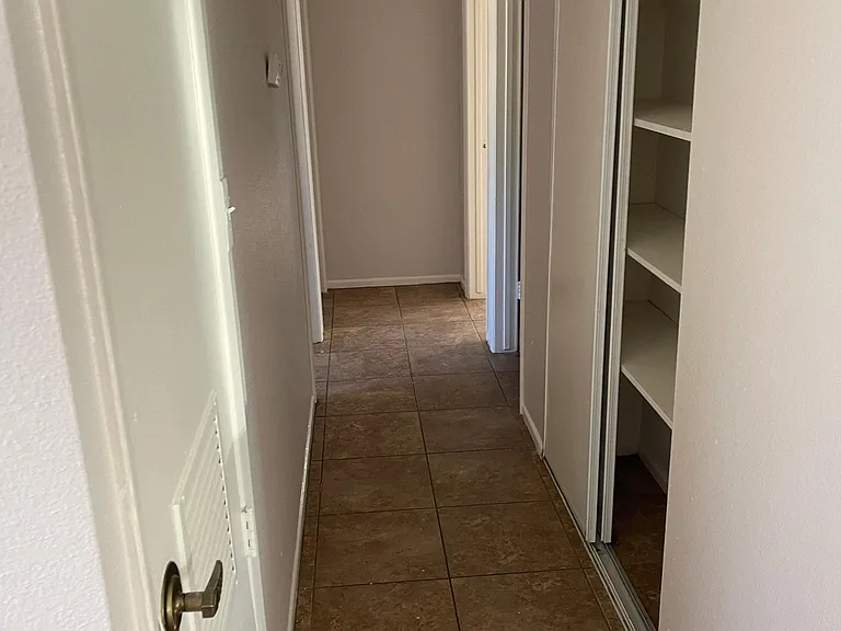 1313 E Desert Cove Ave — Photo 7