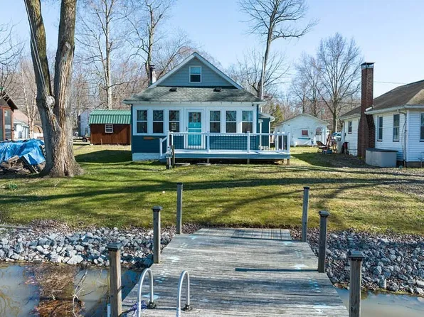 53 Bayview Dr, Beloit, OH 44609