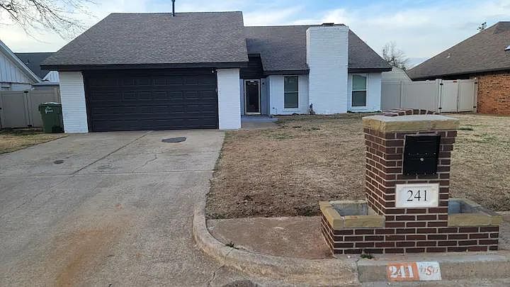 1st image of 241 E Meade Dr