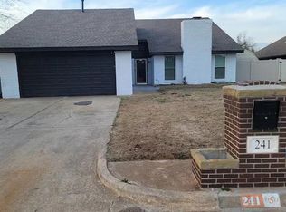 241 E Meade Dr, Yukon, OK 73099