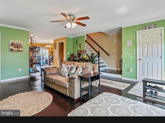 4th image of 8867 Hillside Way