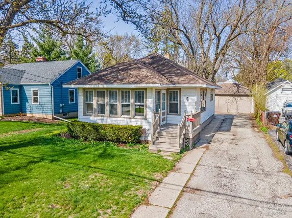 388 Douglas Ave, Crystal Lake, IL 60014