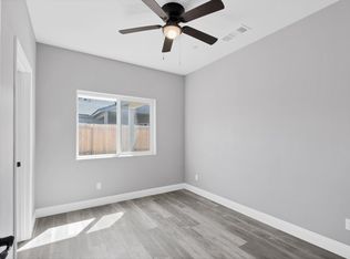 9498 Village Center Dr, California City, CA 93505