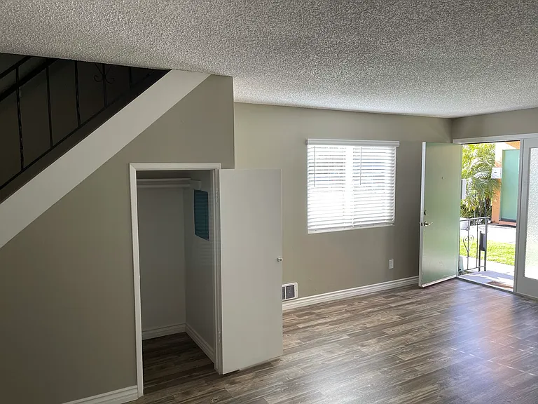 3215 Apache Ave #4 — Photo 6