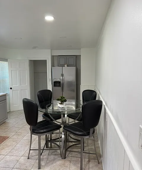 2923 E Square Lake Rd — Photo 4