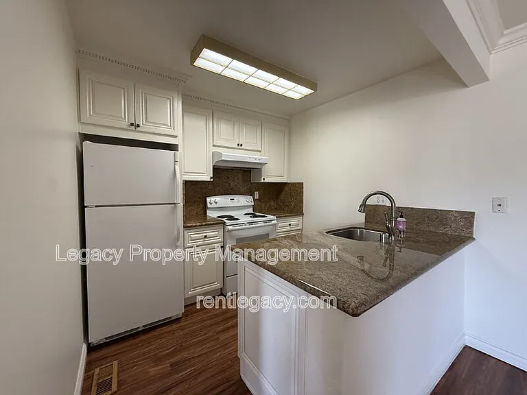 5460 Concord Blvd #B4 — Photo 6