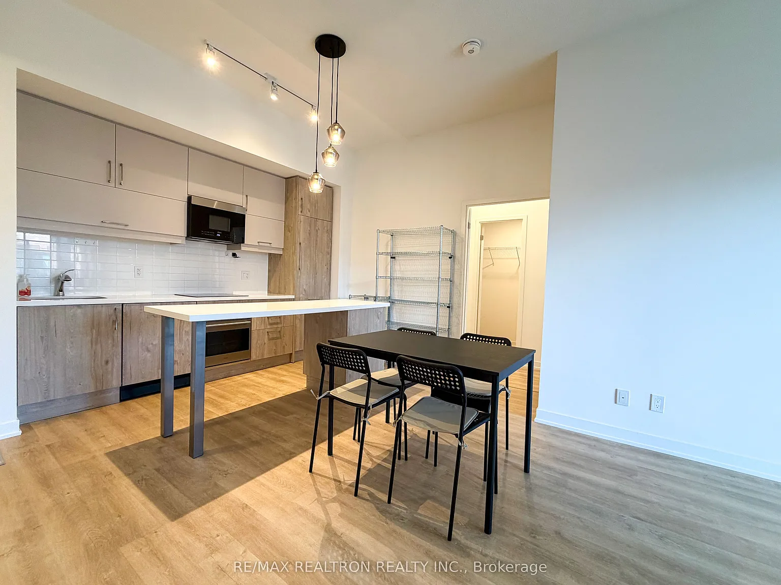 2 bed, $2,800 — Photo 4