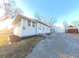 2716 Maple St, Des Moines, IA 50317