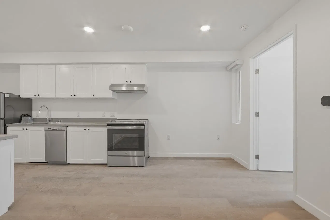 6200 S Broadway — Photo 4