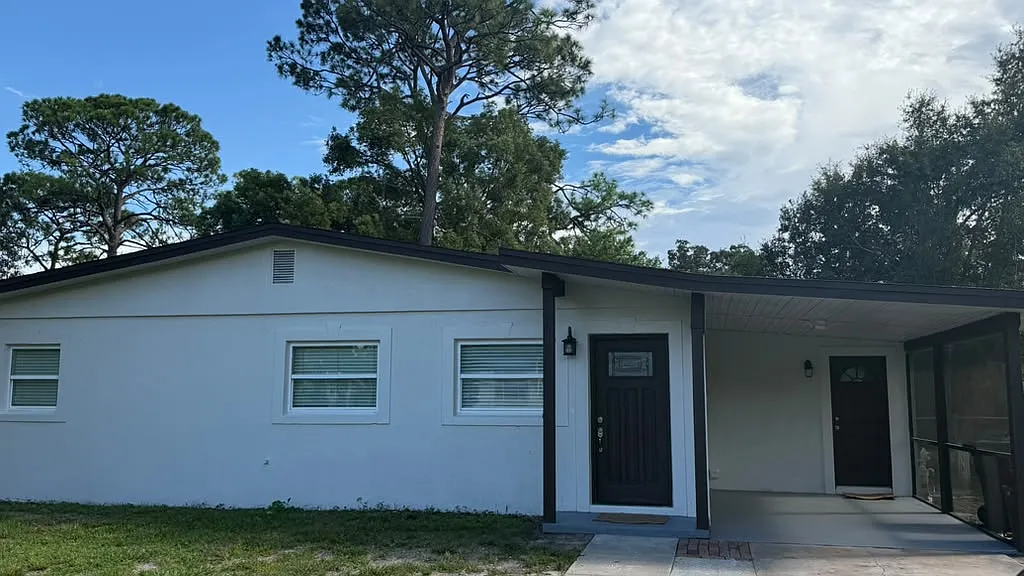 3 bed, 1200 sqft, $2,000 — Photo 3