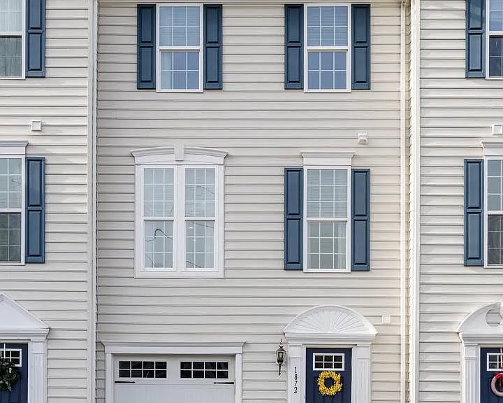 1872 Thistle Ct — Photo 1