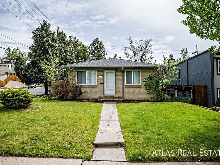 4 S Jackson St — Photo 15