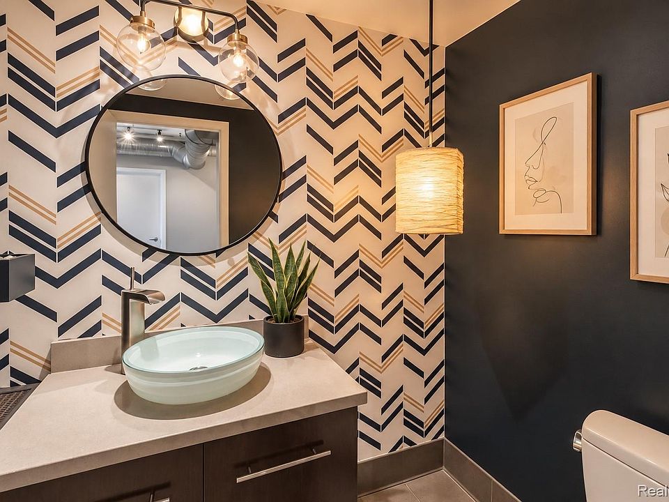 100 N Center St Unit 302, photo 8