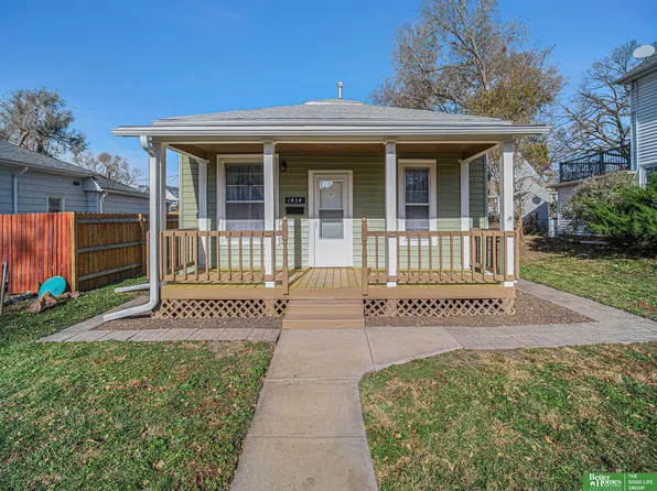 1454 Sumner St, Lincoln, NE 68502