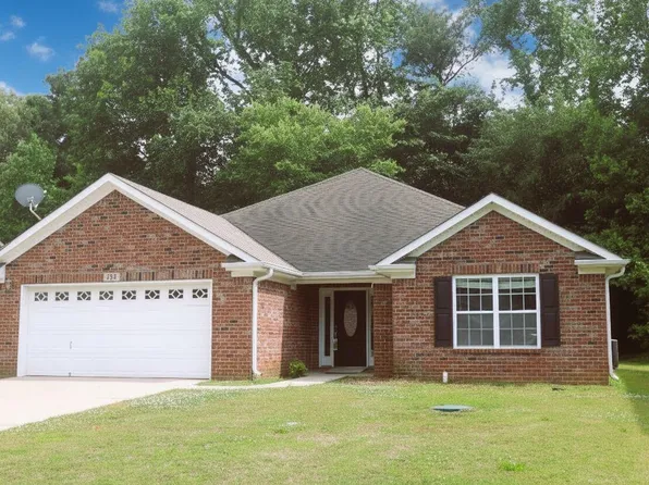 134 Harness Dr, Huntsville, AL 35806