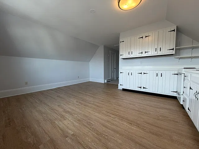 1 bed, 700 sqft, $1,800 — Photo 2