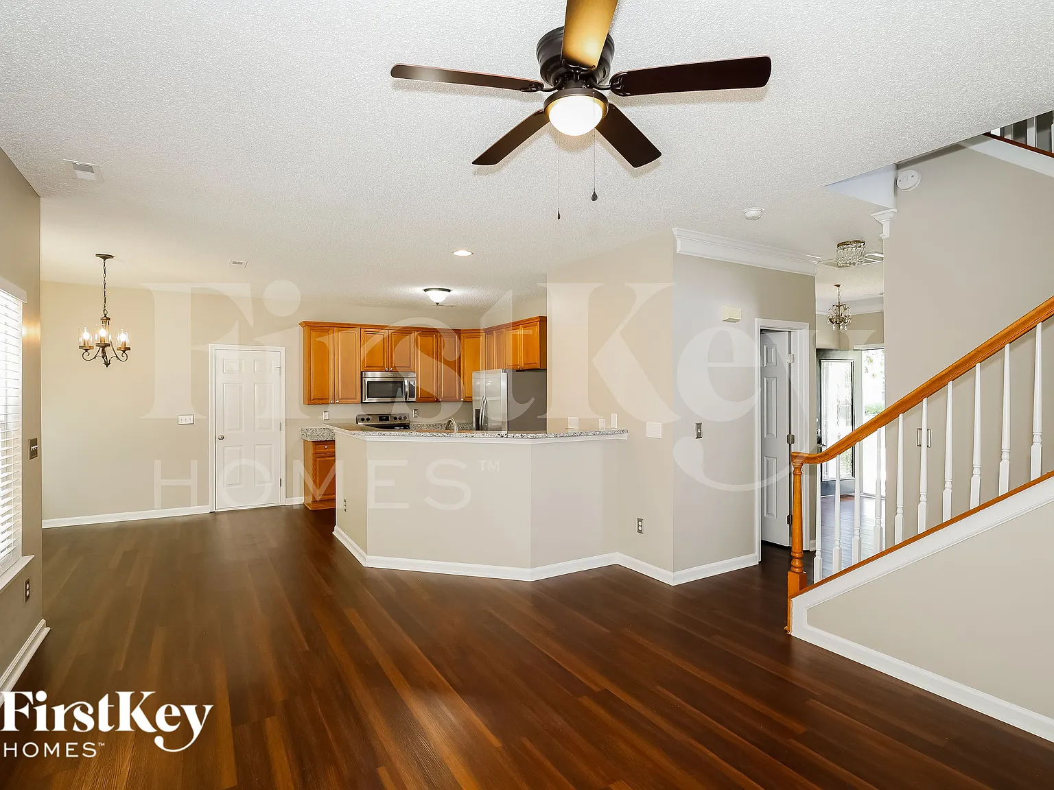 4 bed, 2.5 bath, 2109 sqft, $2,440 — Photo 3
