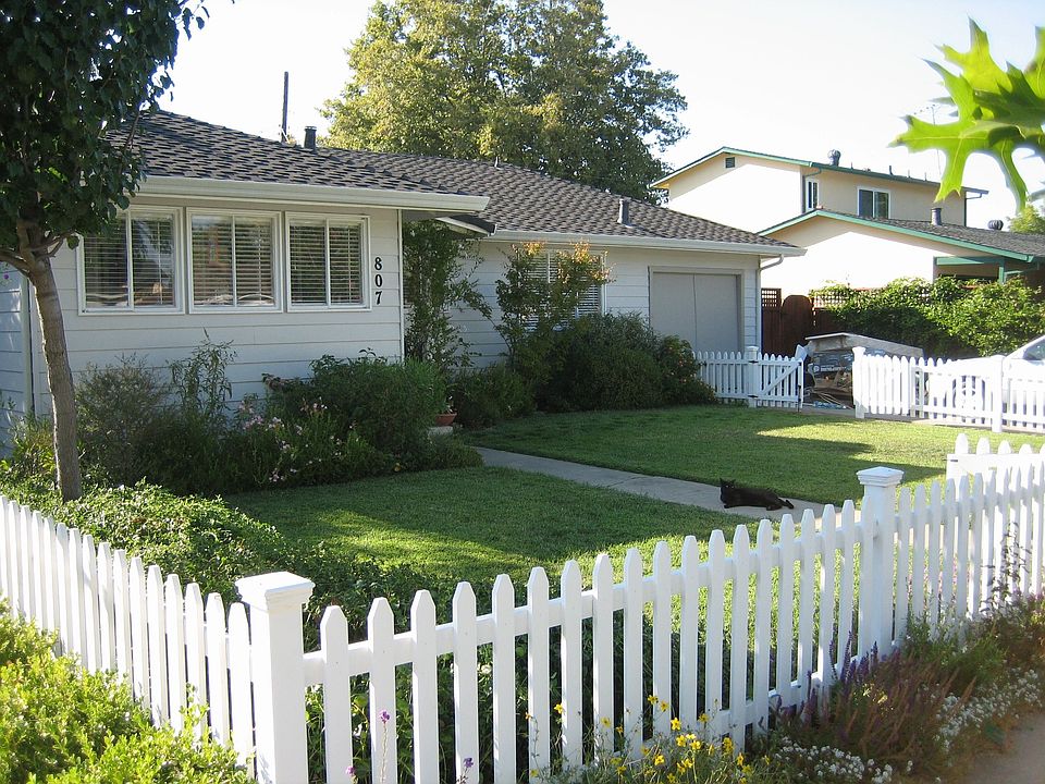 1st image of 807 Lois Ave