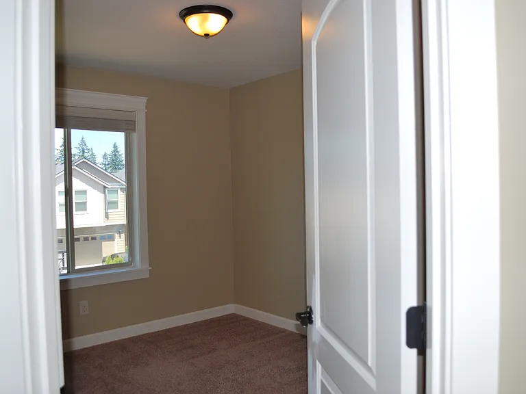 9706 NE 75th Way — Photo 15