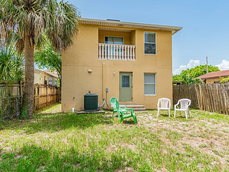 2907 W Chestnut St — Photo 44