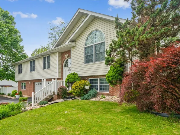 141 Mellingertown Rd, Mount Pleasant, PA 15666