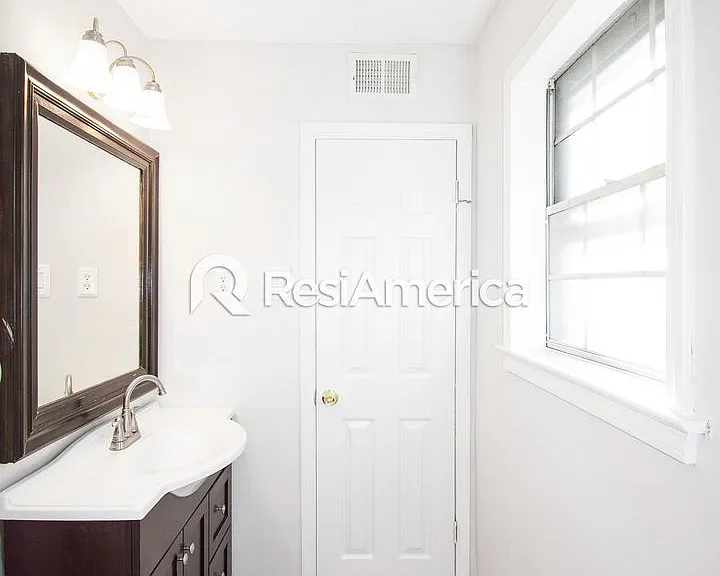 3922 N Heatherhill Dr — Photo 11