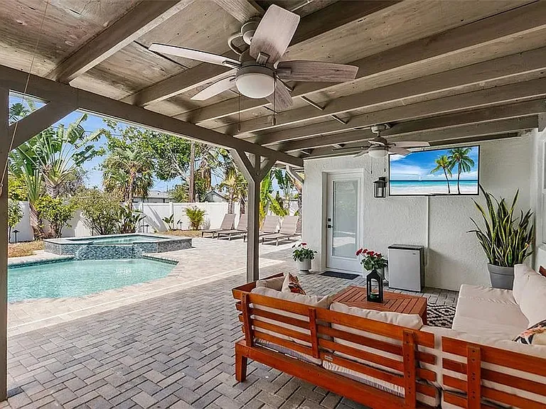 14024 N Bayshore Dr — Photo 35