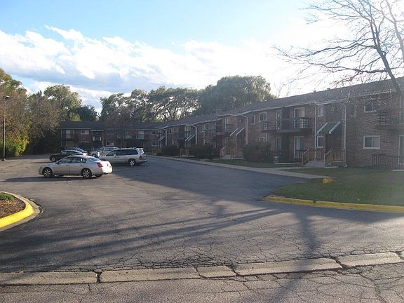 3rd image of 2901 Willow Ln #B1