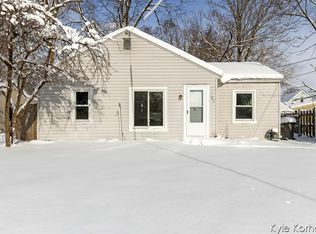 355 Ridgewood St SE, Kentwood, MI 49548