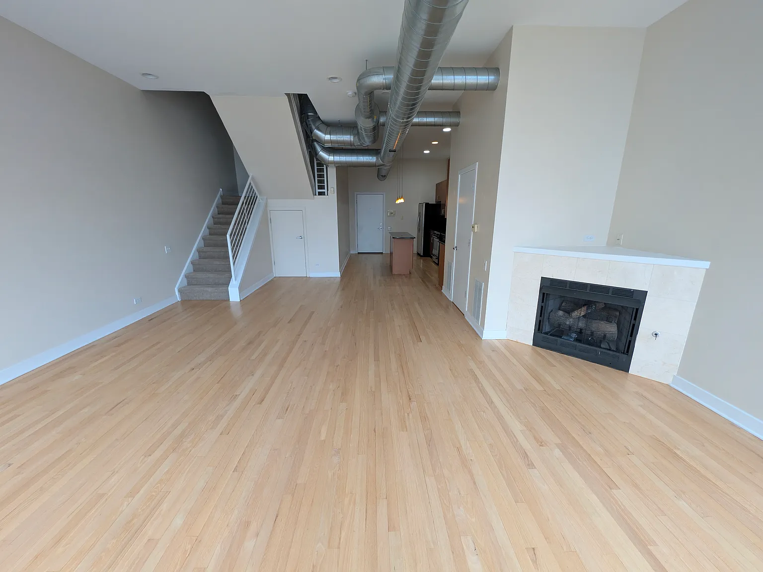 2 bed, 2.5 bath, 1400 sqft, $3,595 — Photo 3