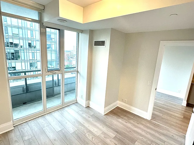 120 Parliament St #1606 — Photo 10