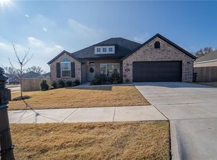5857 W Luna St, Fayetteville, AR 72704