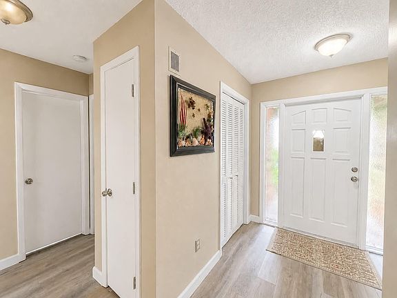 4th image of 15804 Missouri Street