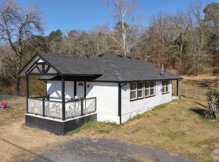 124 School St, Cove, AR 71937