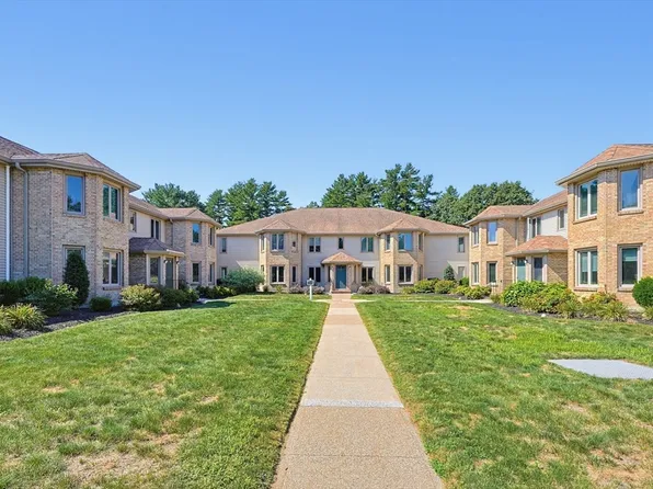 108 Norton Ave APT 9, South Easton, MA 02375