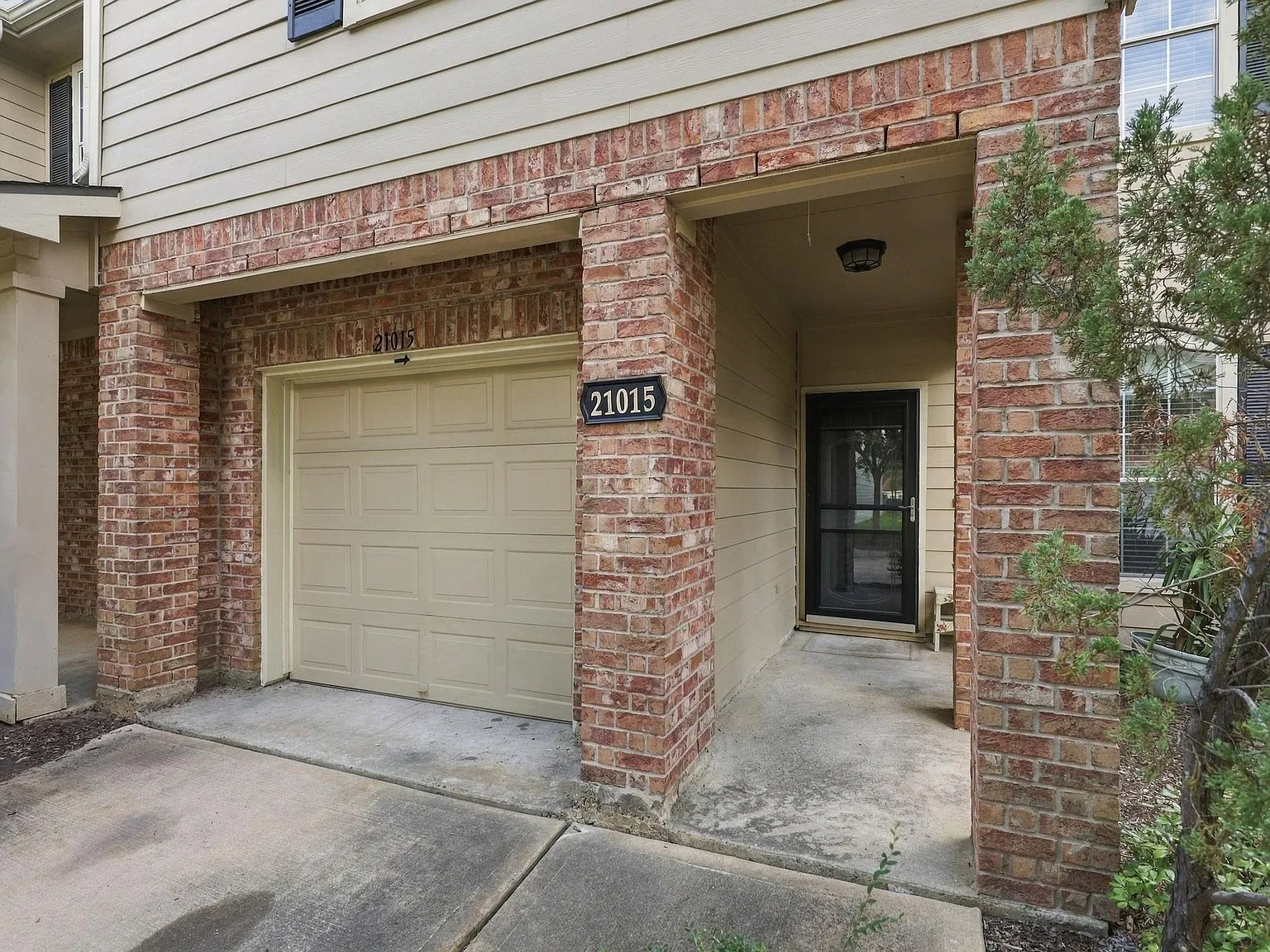 2 bed, 2.5 bath, 1160 sqft, $1,950 — Photo 3