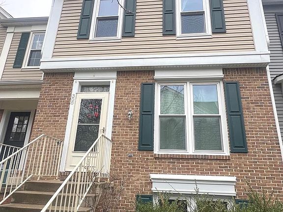 3rd image of 308 Falkirk Ct