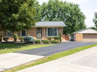 7985 Woodbury Dr, Louisville, KY
