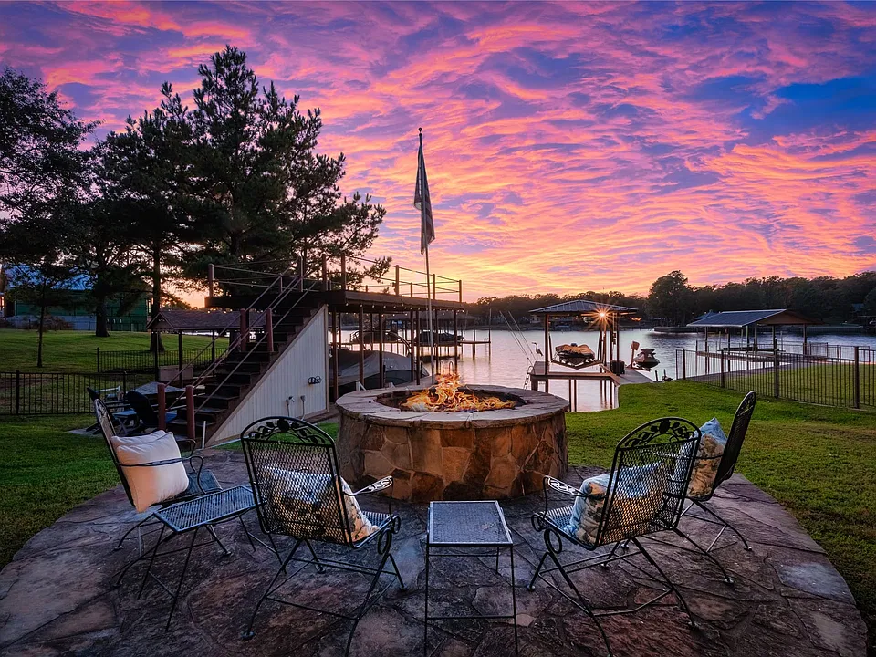 230 Bushwhacker Dr