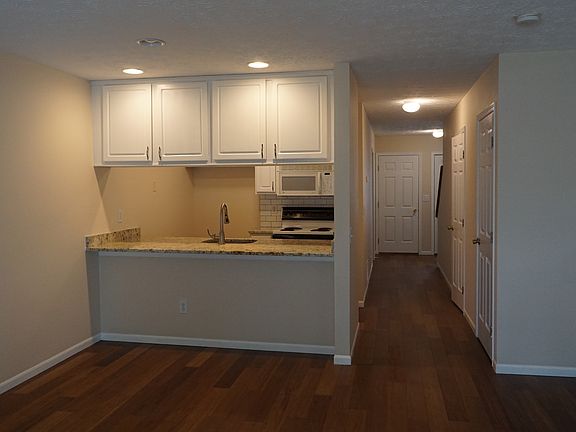 Family view toward foyer