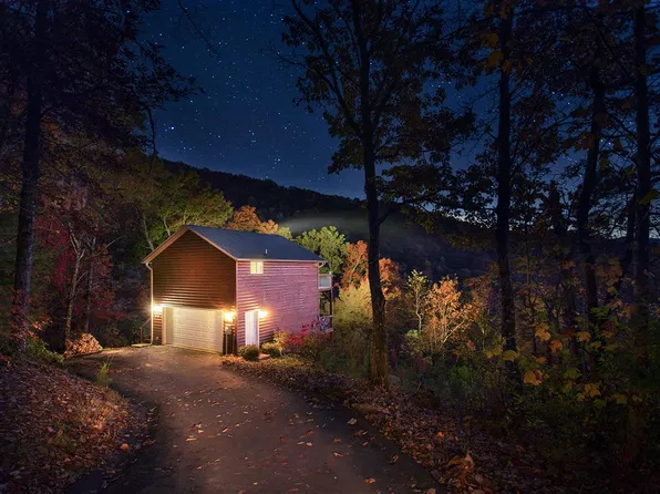 635 Red Bird Dr, Hayesville, NC 28904