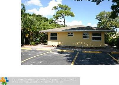 1st image of 445 SE 16th St APT 1