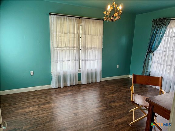 5th image of 150 N Chilton Ave