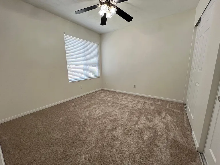7418 Stoneview Ct — Photo 16