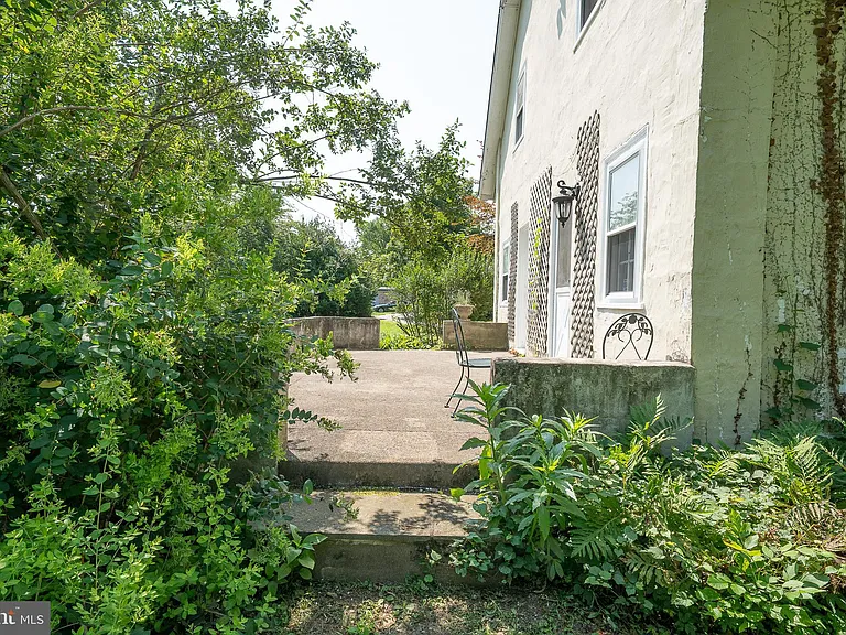 504 Harriton Rd — Photo 7