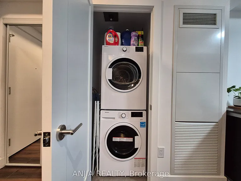 8 Cedarland Dr #321 — Photo 11