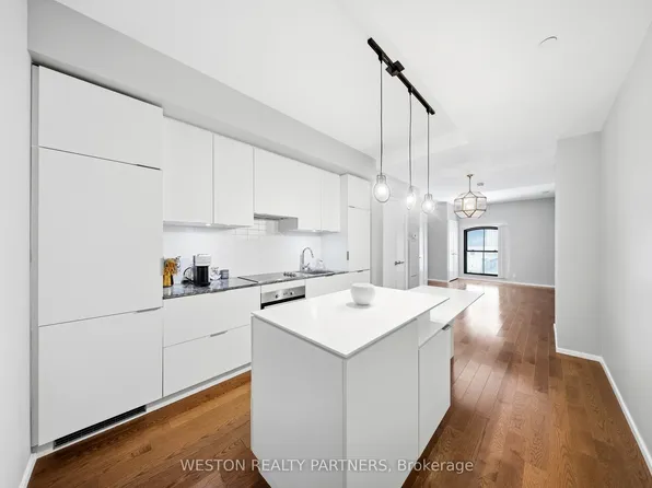 5 Saint Joseph St #208, Toronto, ON M4Y 0B6