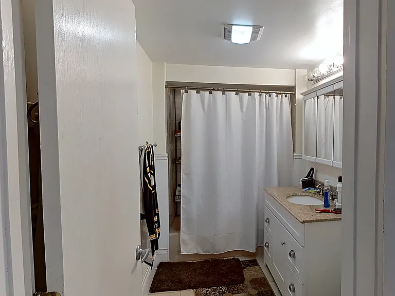 10B Evergreen Ave #3 — Photo 5