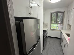 73-03 193rd St #3, Fresh Meadows, NY 11366